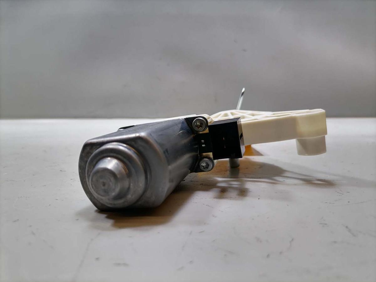 VW Passat B9 original Fensterhebermotor vorn links Bj.2024